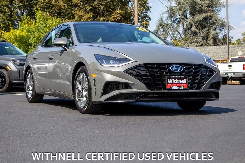 Used 2023 Hyundai Sonata SEL Sedan