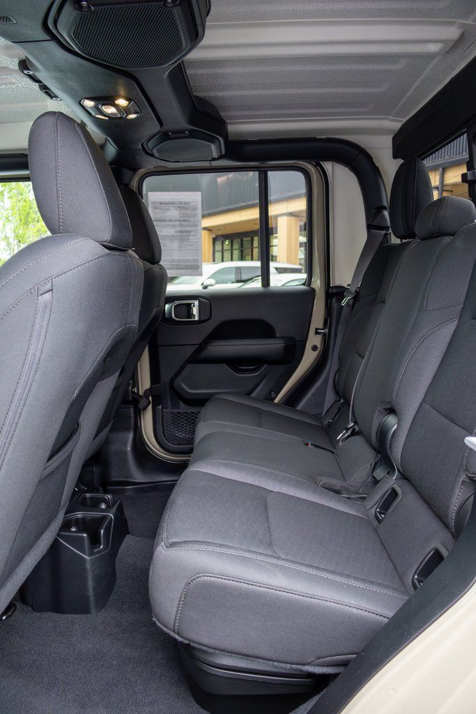 2020 Jeep Gladiator North Edition - Photo 14