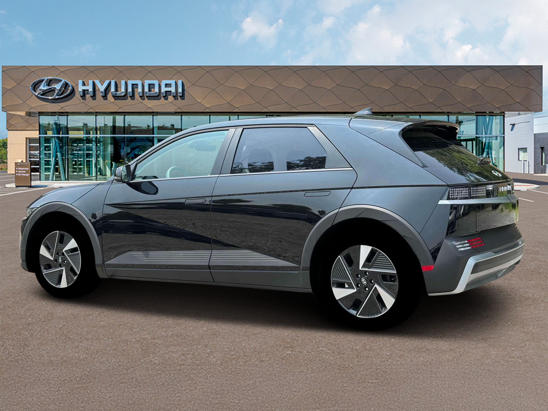 2025 Hyundai IONIQ 5 SE - Photo 4