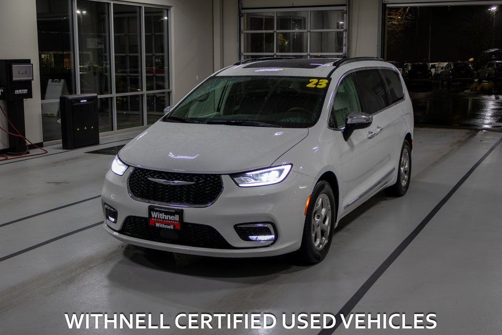 Used 2023 Chrysler Pacifica Limited Minivan/Van