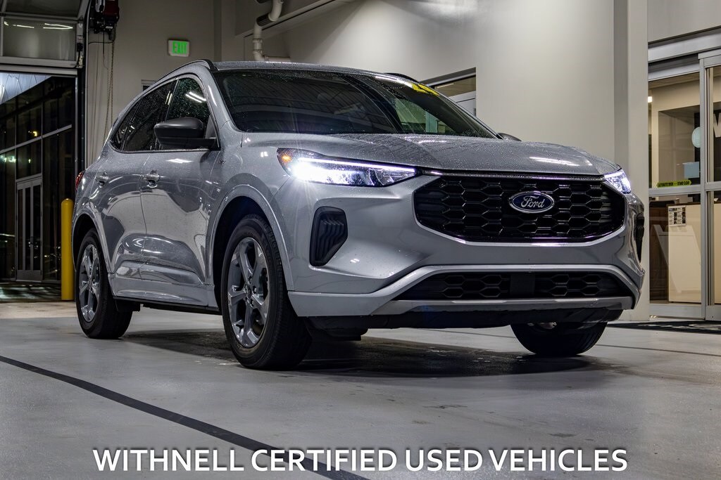 2024 Ford Escape ST-Line photo 2