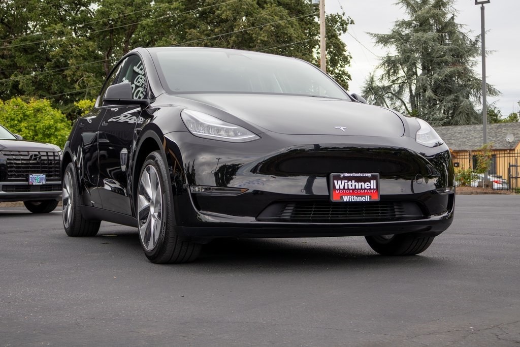 Used 2022 Tesla Model Y Long Range with VIN 7SAYGDEE6NF572423 for sale in Salem, OR
