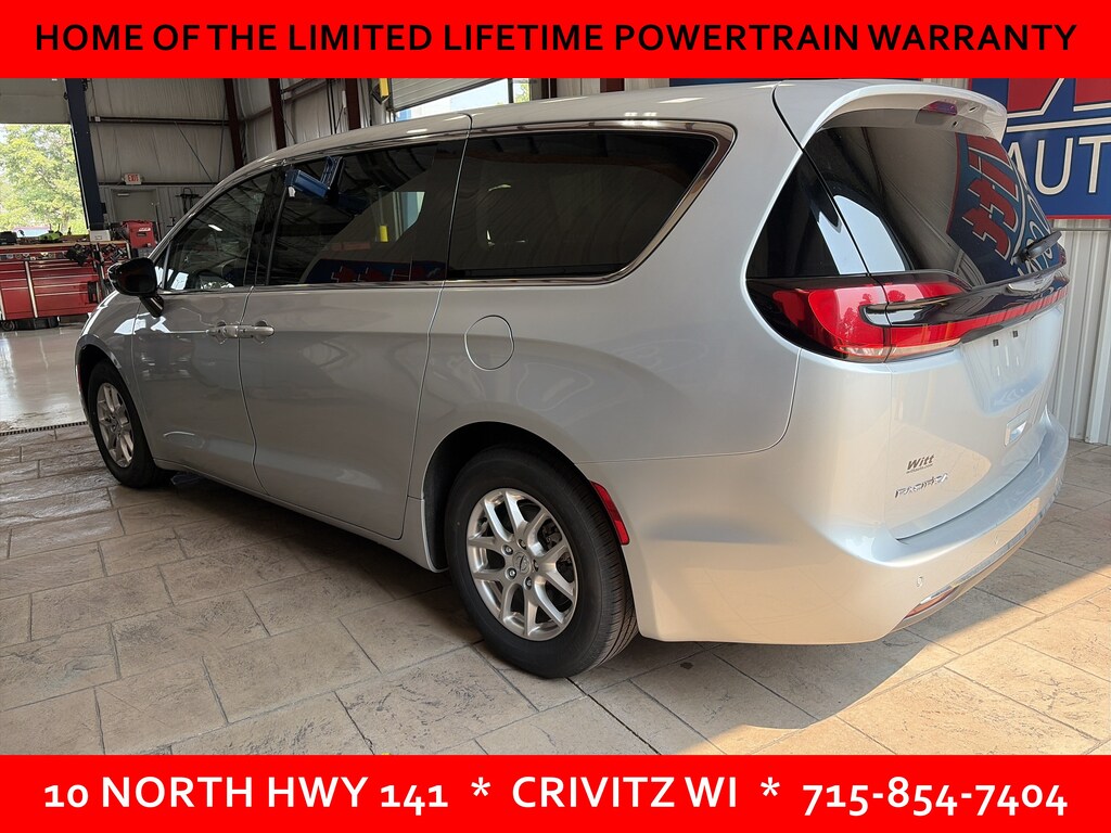 Used 2024 Chrysler Pacifica Touring L Touring L FWD
