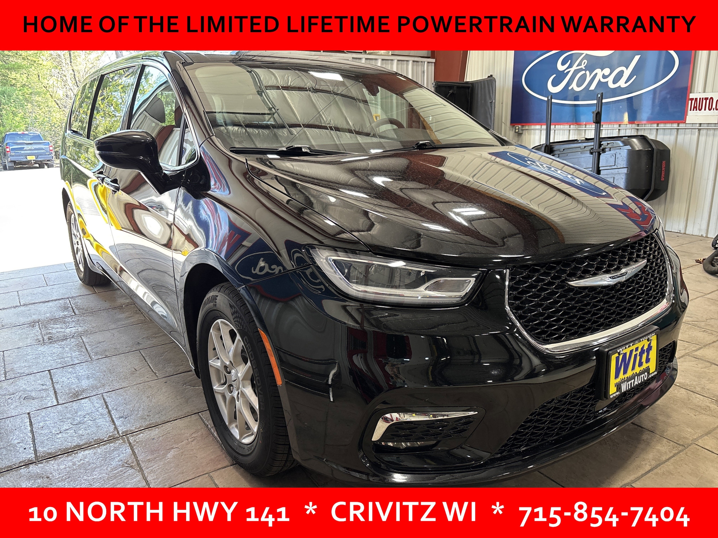 2024 Chrysler Pacifica Touring L's photo