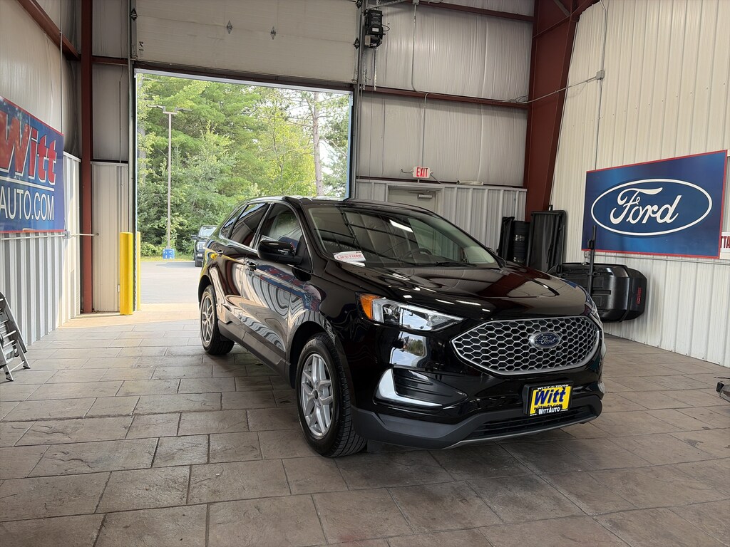 Used 2024 Ford Edge