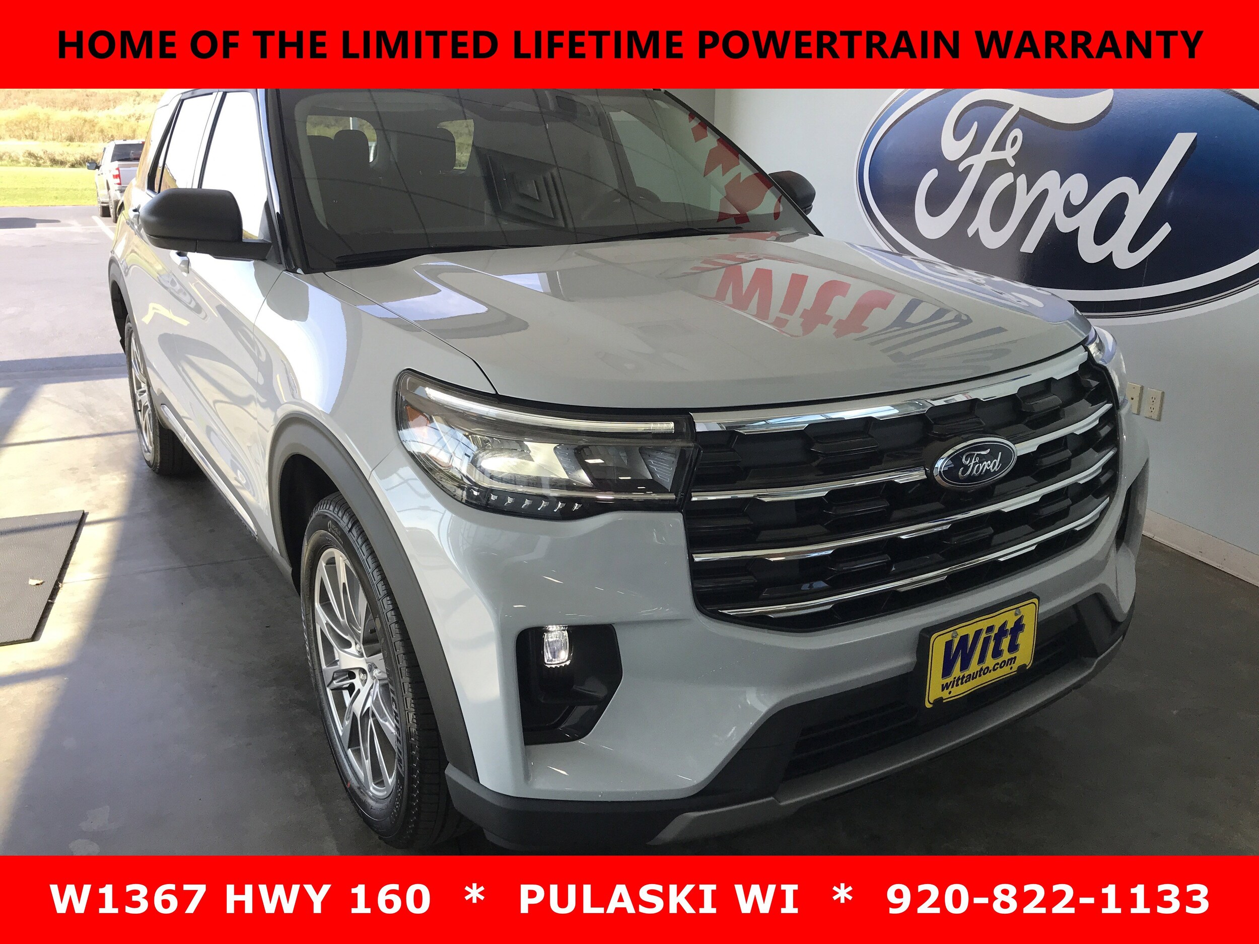 2025 Ford Explorer photo 2