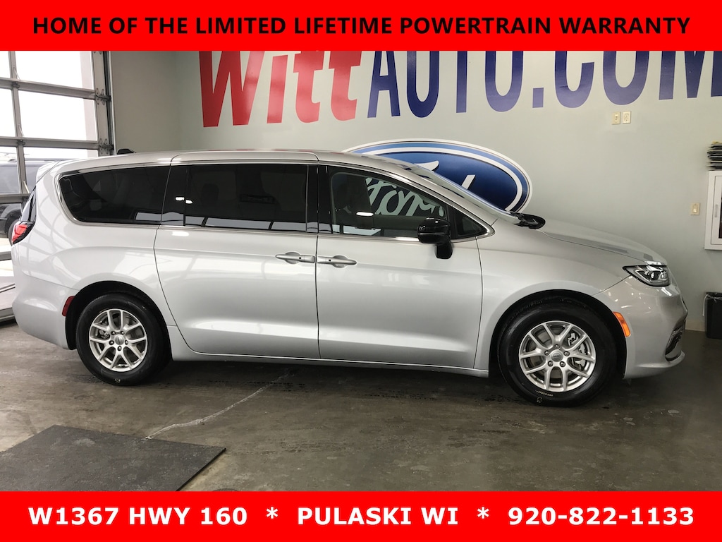 Used 2024 Chrysler Pacifica Touring L Mini-Van