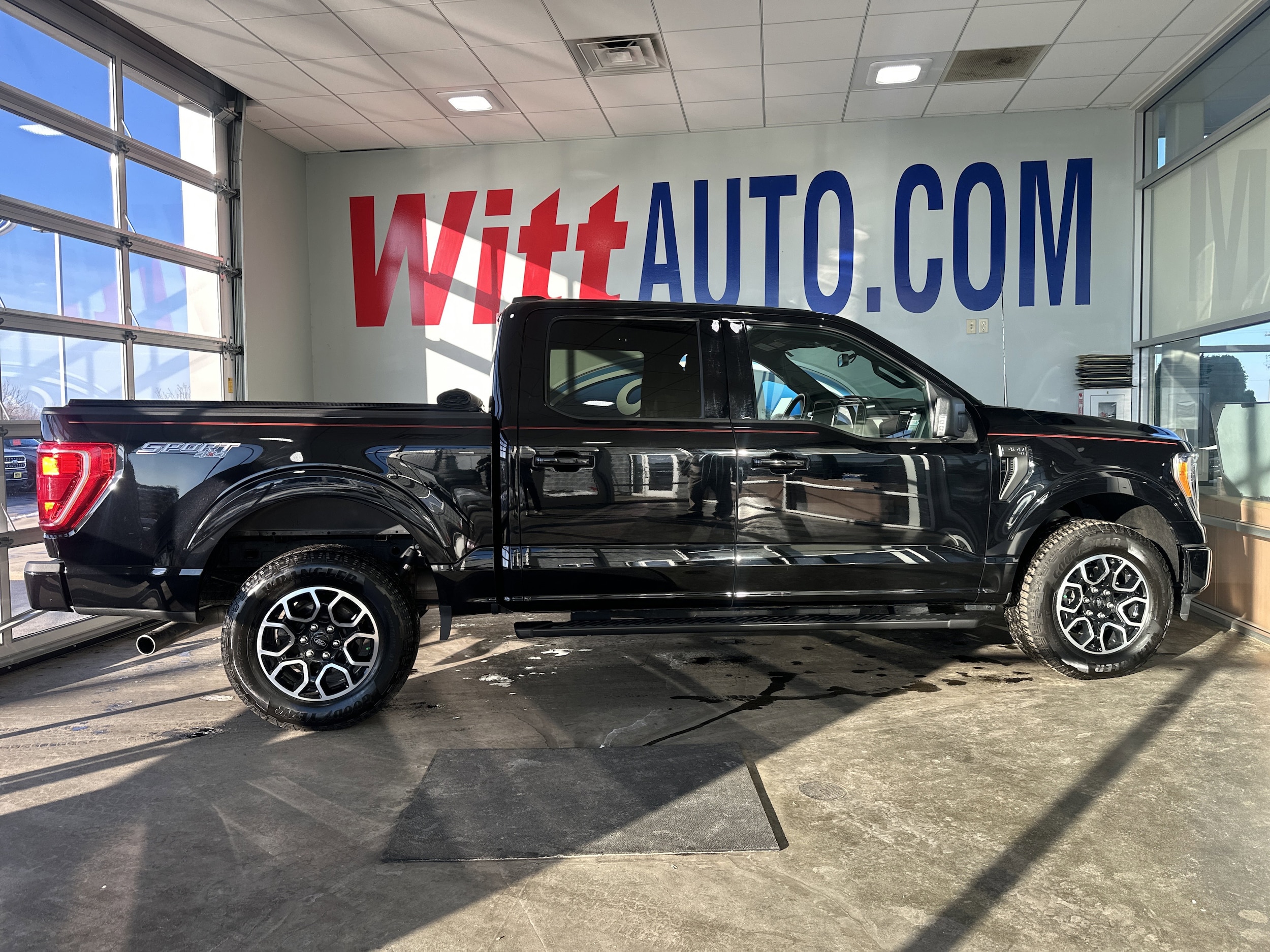 2023 Ford F-150 XLT's photo