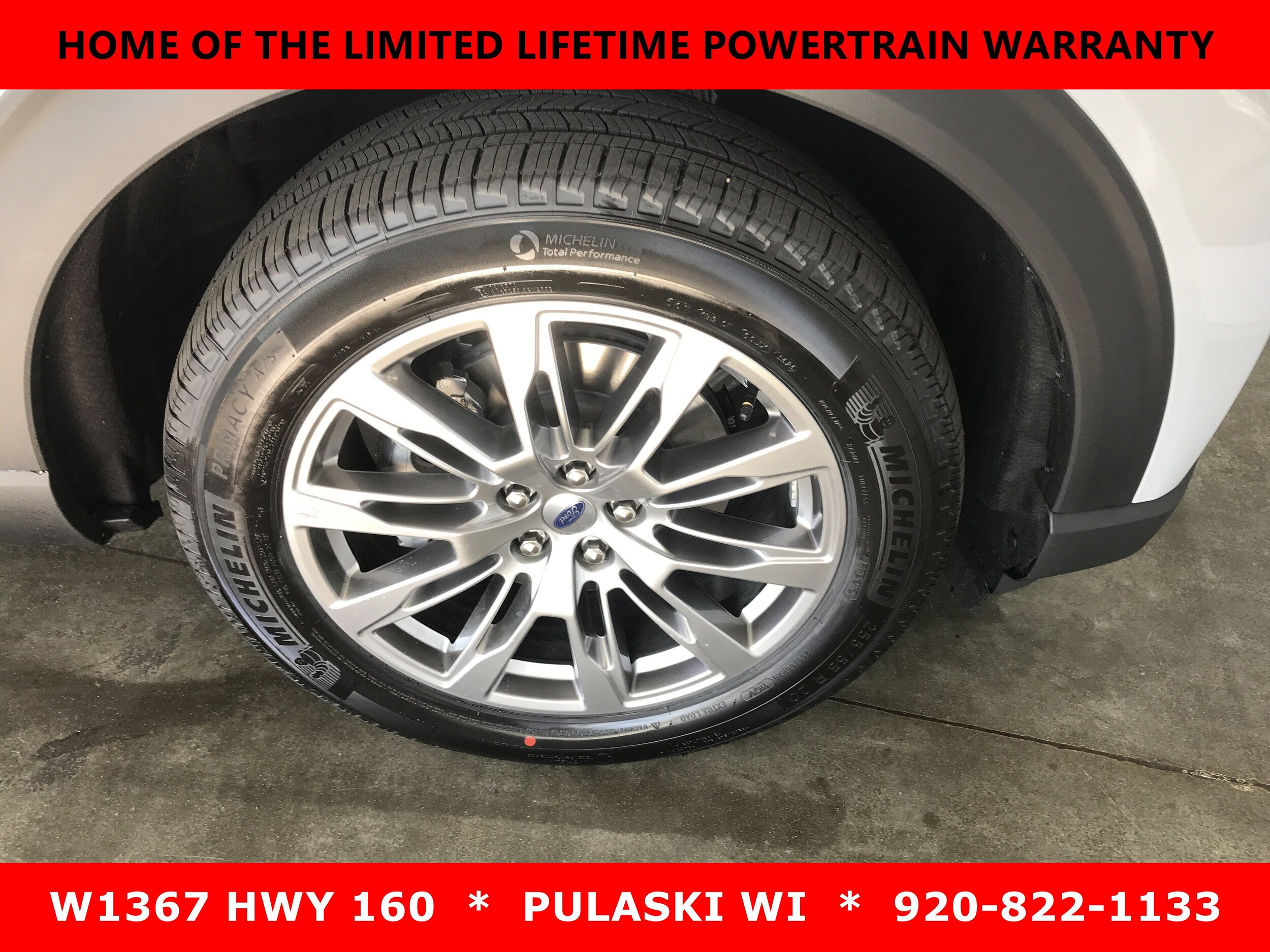 2025 Ford Explorer photo 3