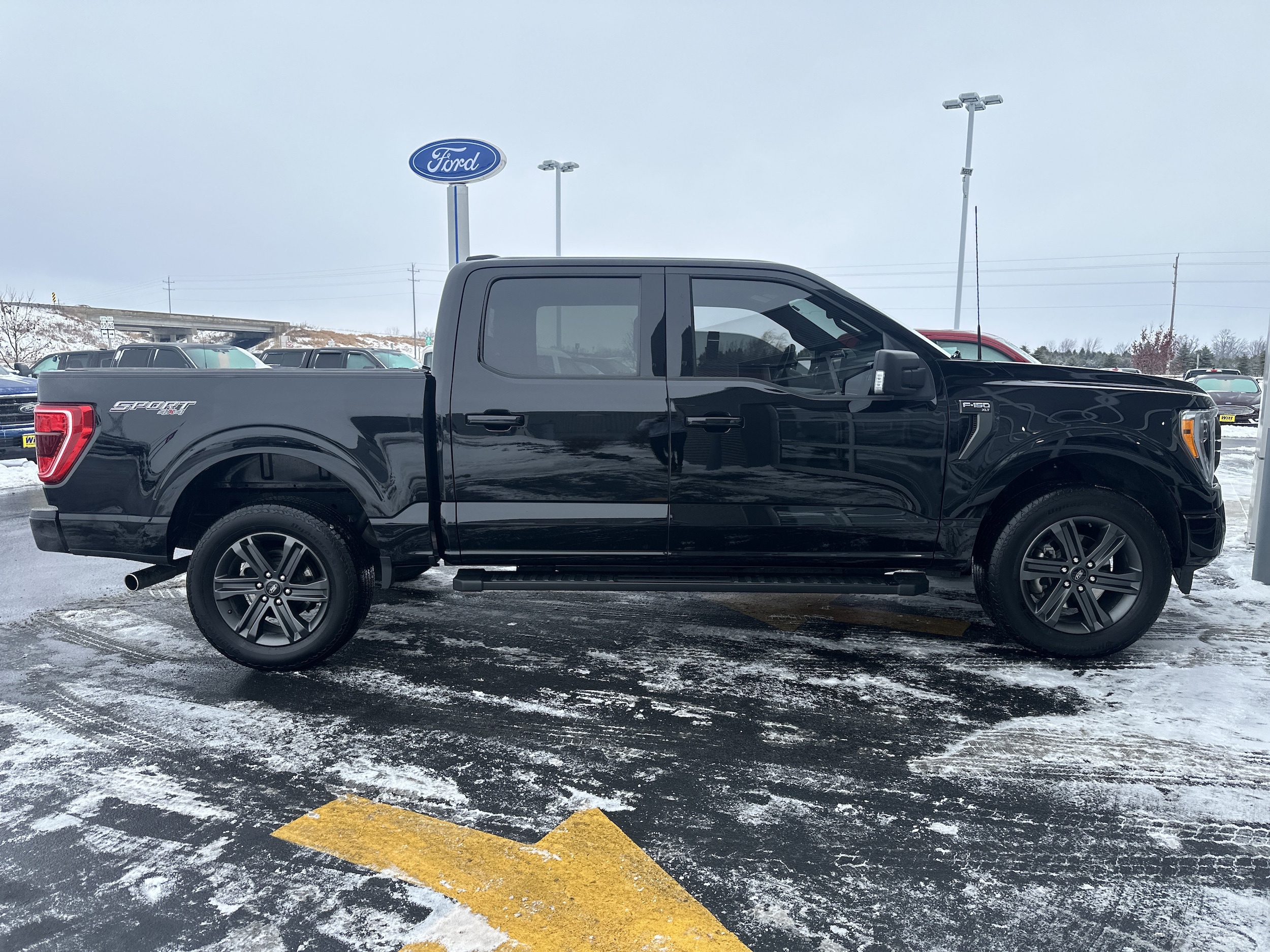 2023 Ford F-150 XLT's photo