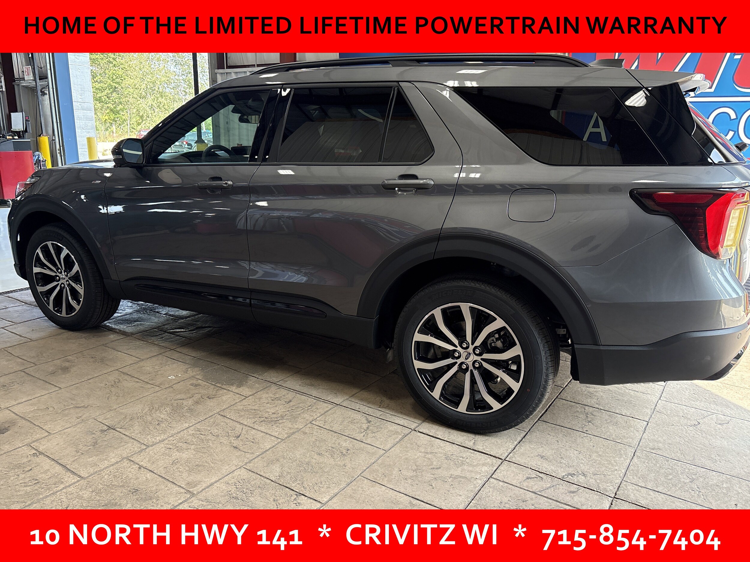 2025 Ford Explorer ST-Line photo 3