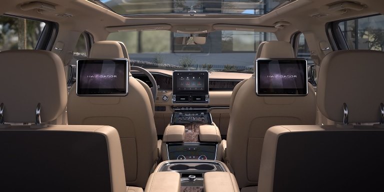 2018-Lincoln-Navigator-BackViewInterior.jpg