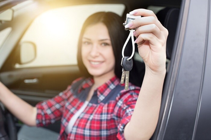Girl_Showing_Keys.jpg