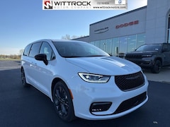 2026 Chrysler Pacifica SELECT Passenger Van