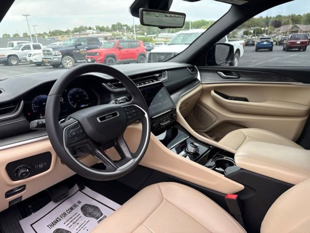 Used 2023 Jeep Grand Cherokee Limited SUV