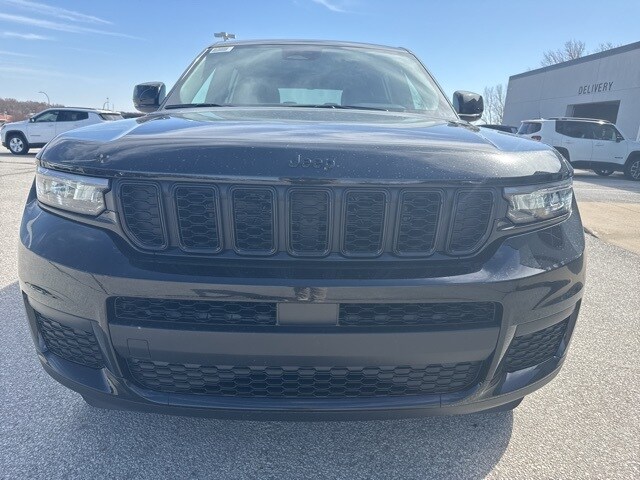 2025 Jeep Grand Cherokee Altitude X photo 3