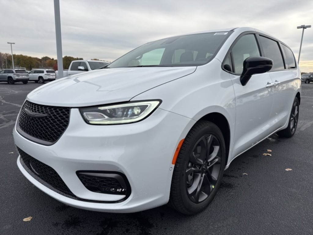 New 2026 Chrysler Pacifica SELECT Passenger Van