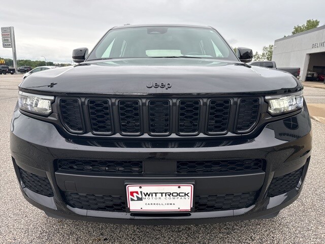 2023 Jeep Grand Cherokee Altitude photo 3