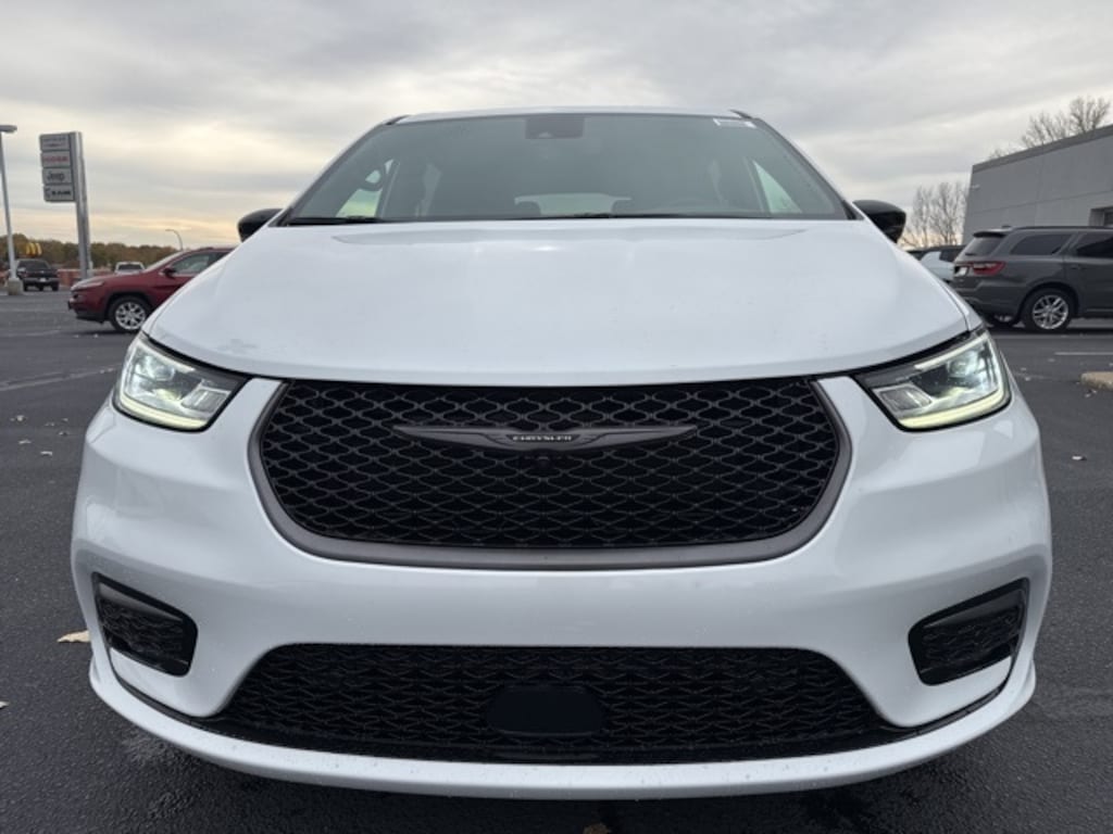 New 2026 Chrysler Pacifica SELECT Passenger Van