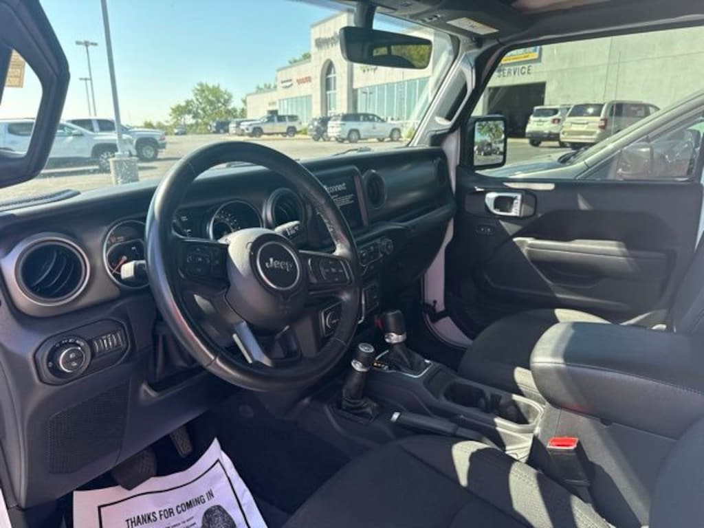 Used 2022 Jeep Gladiator Willys Truck Crew Cab