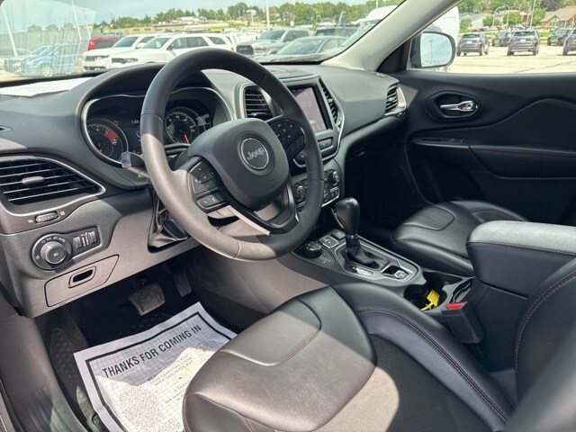 2022 Jeep Cherokee Trailhawk photo 2