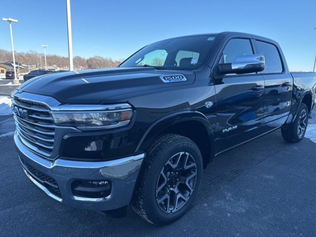 New 2026 Ram 1500 LARAMIE CREW CAB 4X4 5'7 BOX Pickup