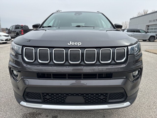 2022 Jeep Compass Limited photo 3