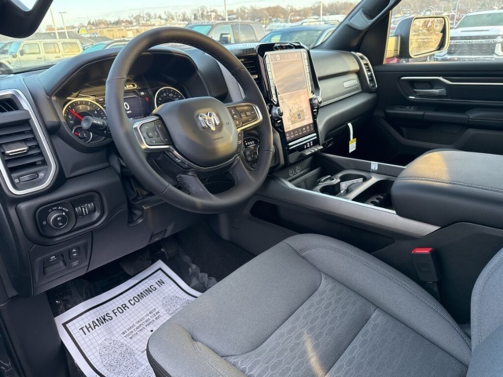 New 2026 Ram 1500 BIG HORN CREW CAB 4X4 5'7 BOX Pickup