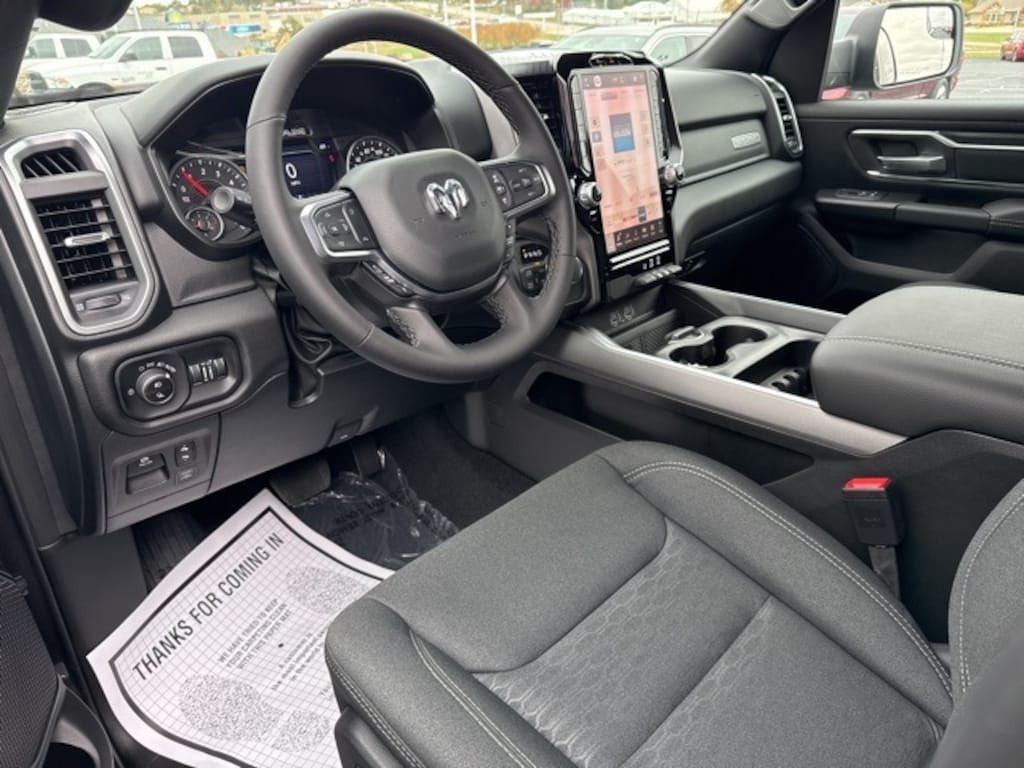 New 2026 Ram 1500 BIG HORN CREW CAB 4X4 5'7 BOX Pickup