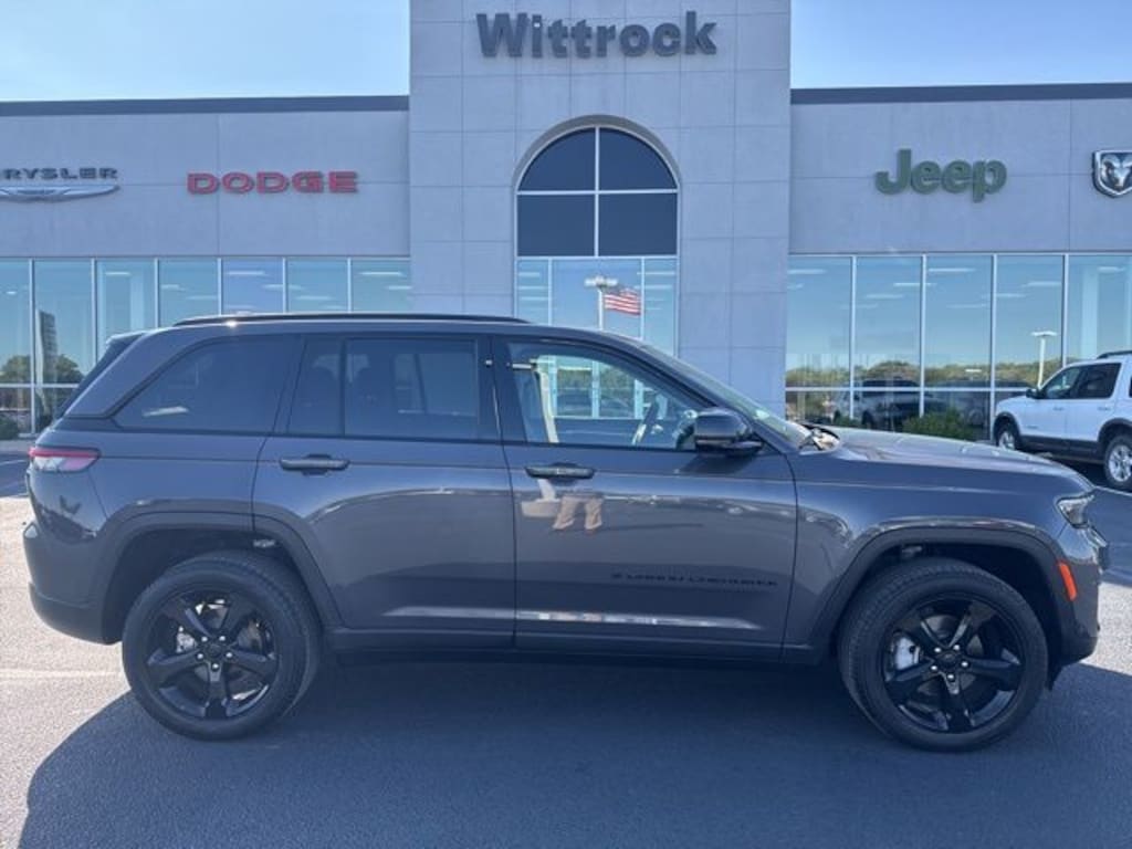 Used 2023 Jeep Grand Cherokee Limited SUV