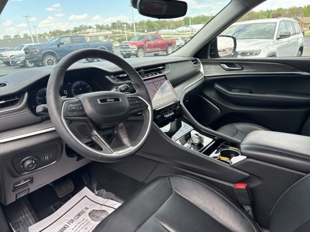 Used 2023 Jeep Grand Cherokee Limited SUV
