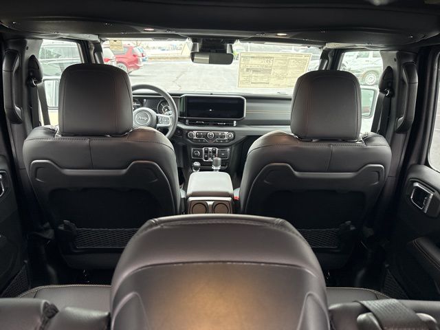 2026 Jeep Wrangler 4-Door Sahara - Photo 11
