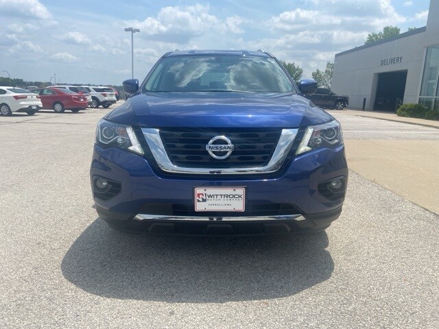2020 Nissan Pathfinder SV photo 3