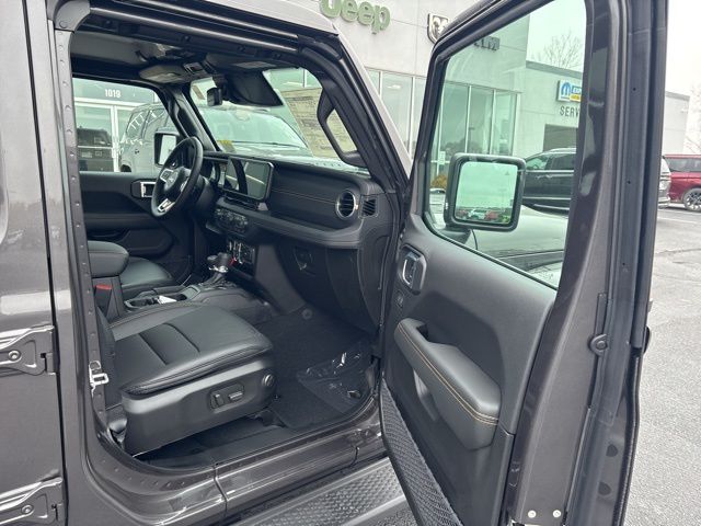 2026 Jeep Wrangler 4-Door Sahara - Photo 36