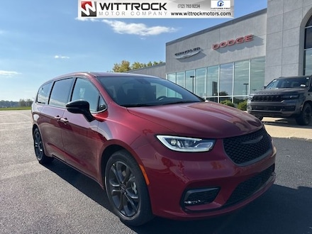 2026 Chrysler Pacifica SELECT Passenger Van