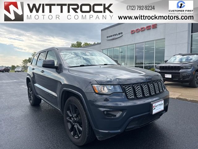 2017 Jeep Grand Cherokee Altitude 4WD's photo