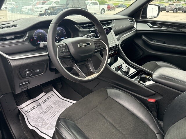 2023 Jeep Grand Cherokee Altitude photo 2