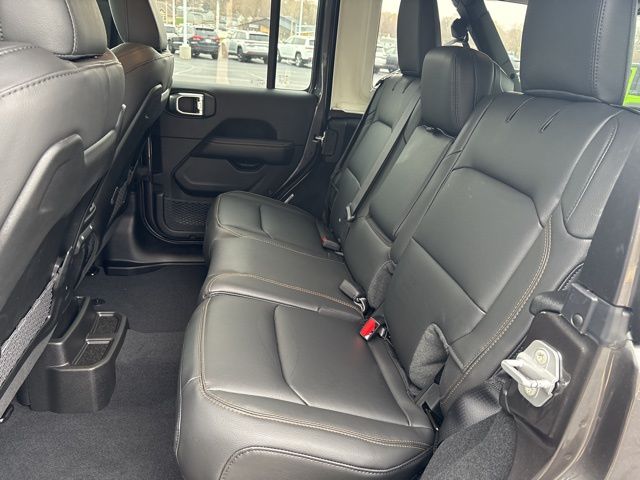 2026 Jeep Wrangler 4-Door Sahara - Photo 33