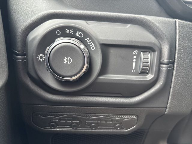 2026 Jeep Wrangler 4-Door Sahara - Photo 18