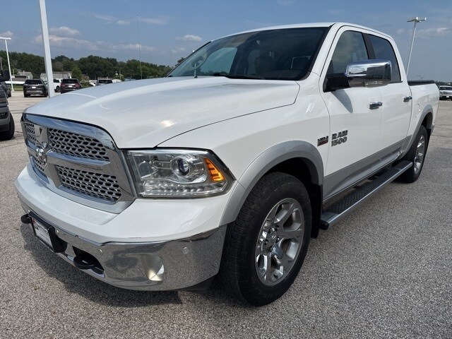 2017 Ram 1500 Laramie photo 4