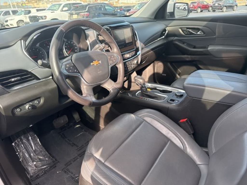 Used 2021 Chevrolet Traverse Premier SUV