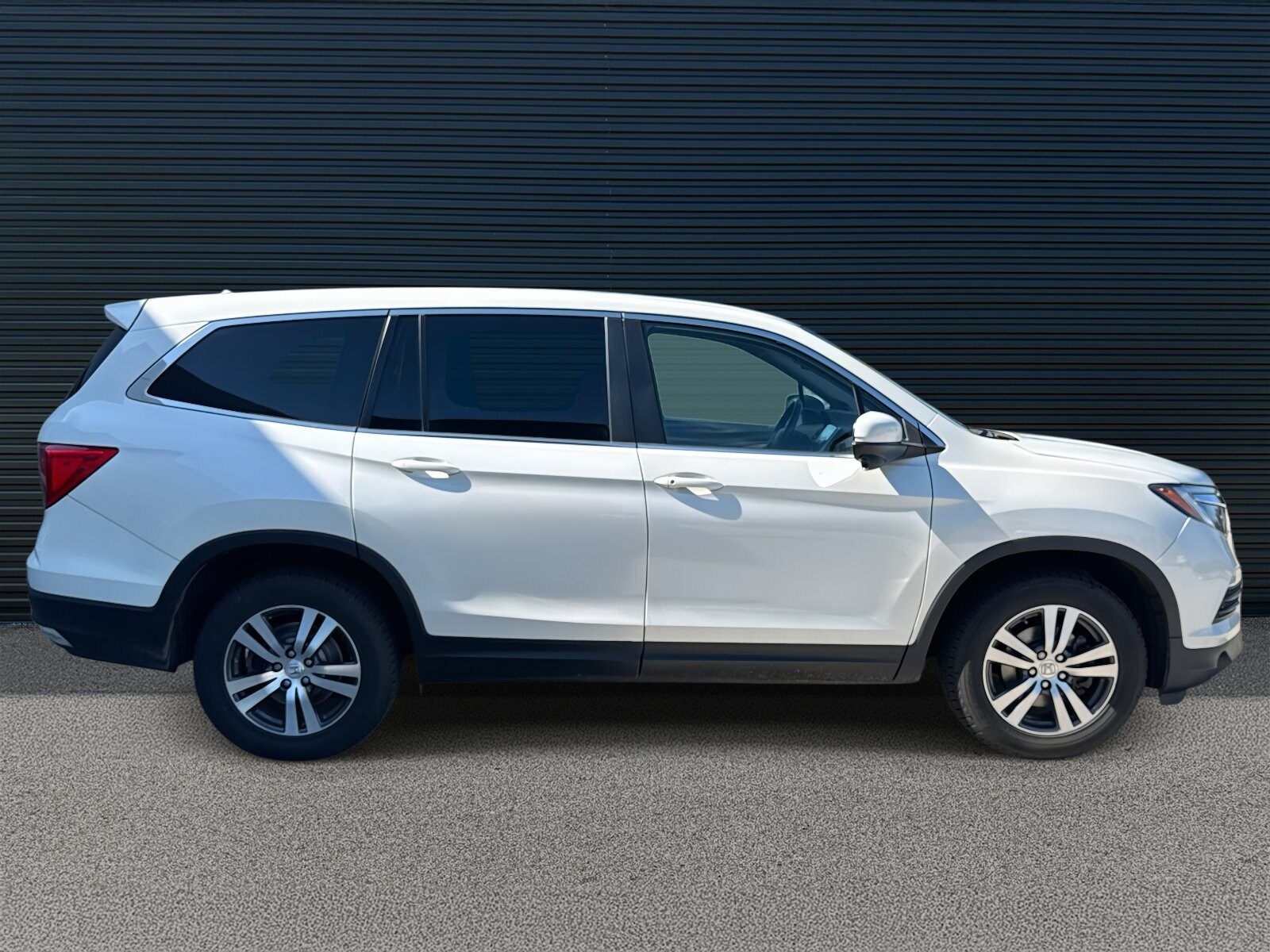 2018 Honda Pilot EX-L photo 3