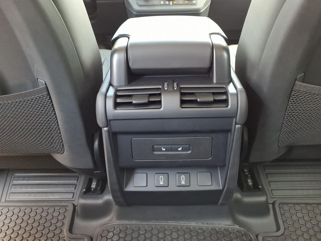 2026 Land Rover Defender S - Photo 24