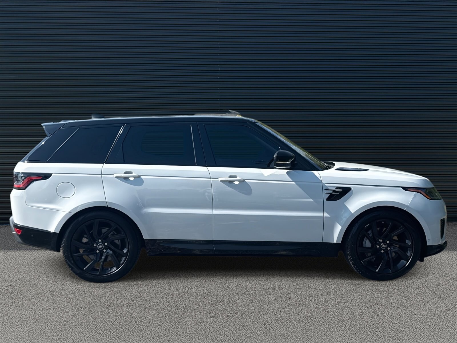 2020 Land Rover Range Rover Sport HSE photo 4