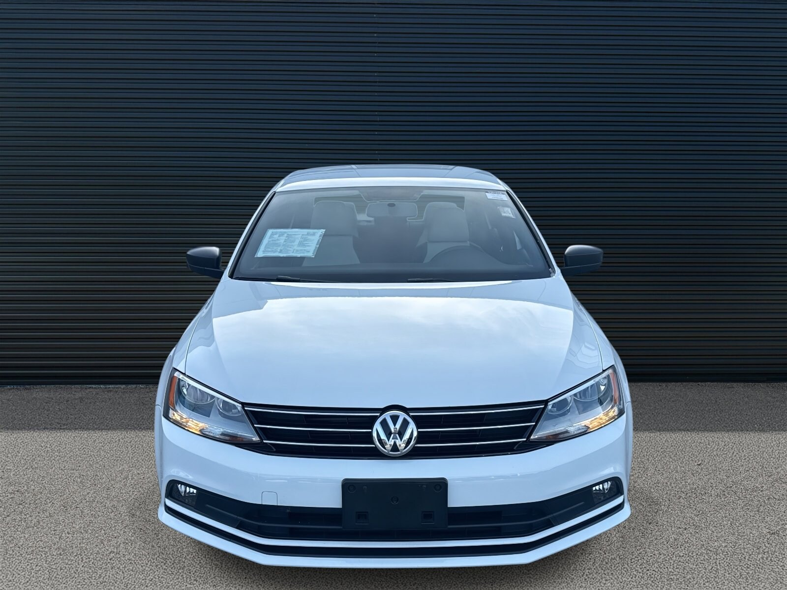 2016 Volkswagen Jetta 1.8T Sport photo 2