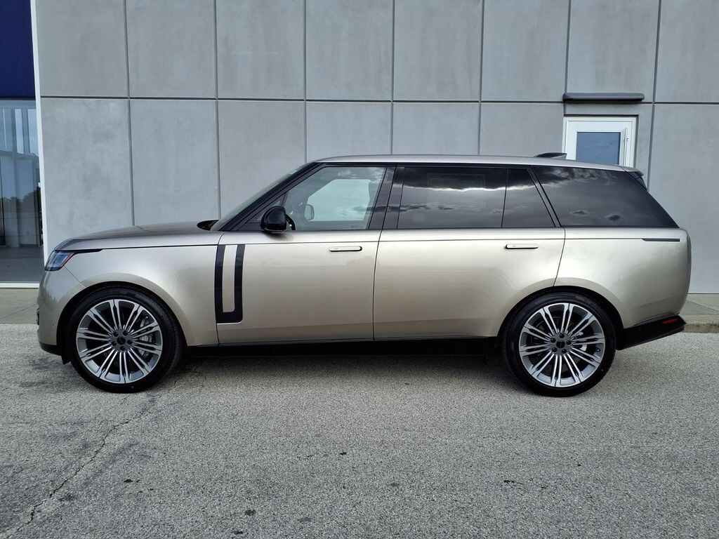 New 2026 Land Rover Range Rover SE 7 Seats SUV
