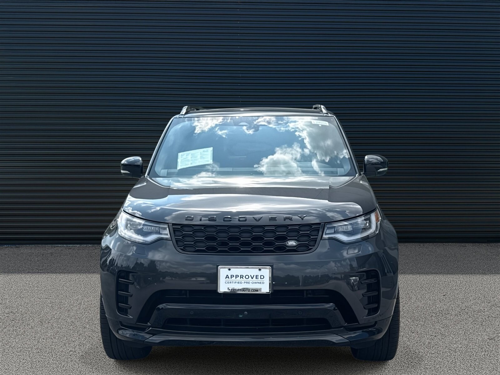 2024 Land Rover Discovery SE photo 2