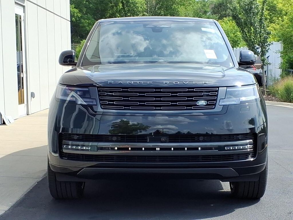 New 2026 Land Rover Range Rover SE LWB 7-Seats / V8 SUV