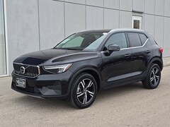 2025 Volvo XC40 Core Bright Theme SUV