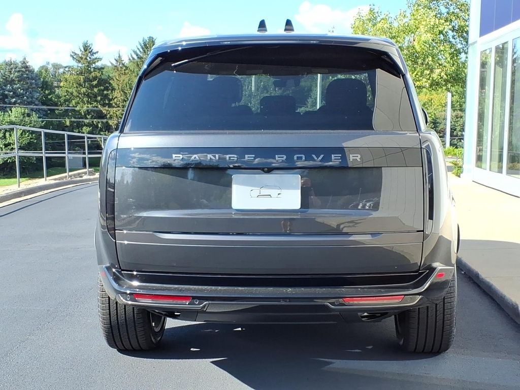 New 2026 Land Rover Range Rover SE SUV